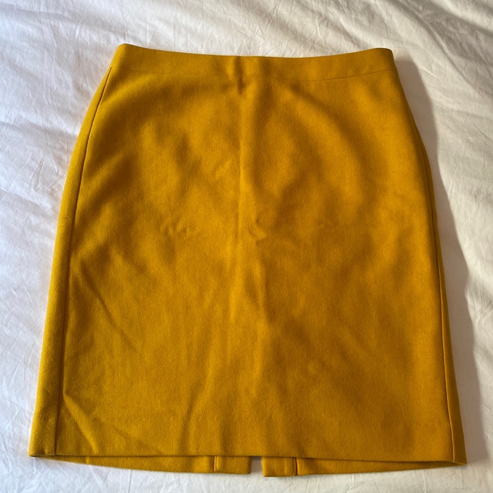 J Crew Wool Pencil Skirt. Size 8. Mustard.